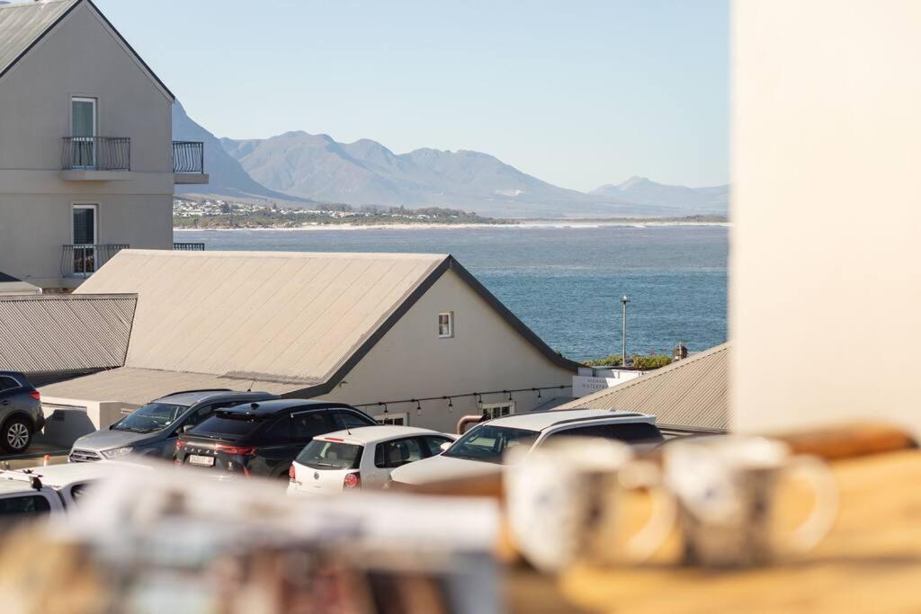 Hermanus Waterfront, Sea View Apartment With Balcony ภายนอก รูปภาพ