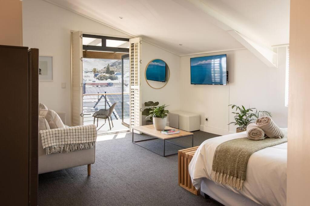 Hermanus Waterfront, Sea View Apartment With Balcony ภายนอก รูปภาพ