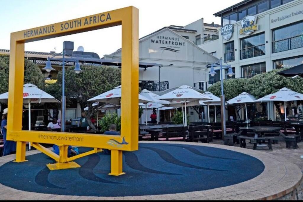 Hermanus Waterfront, Sea View Apartment With Balcony ภายนอก รูปภาพ