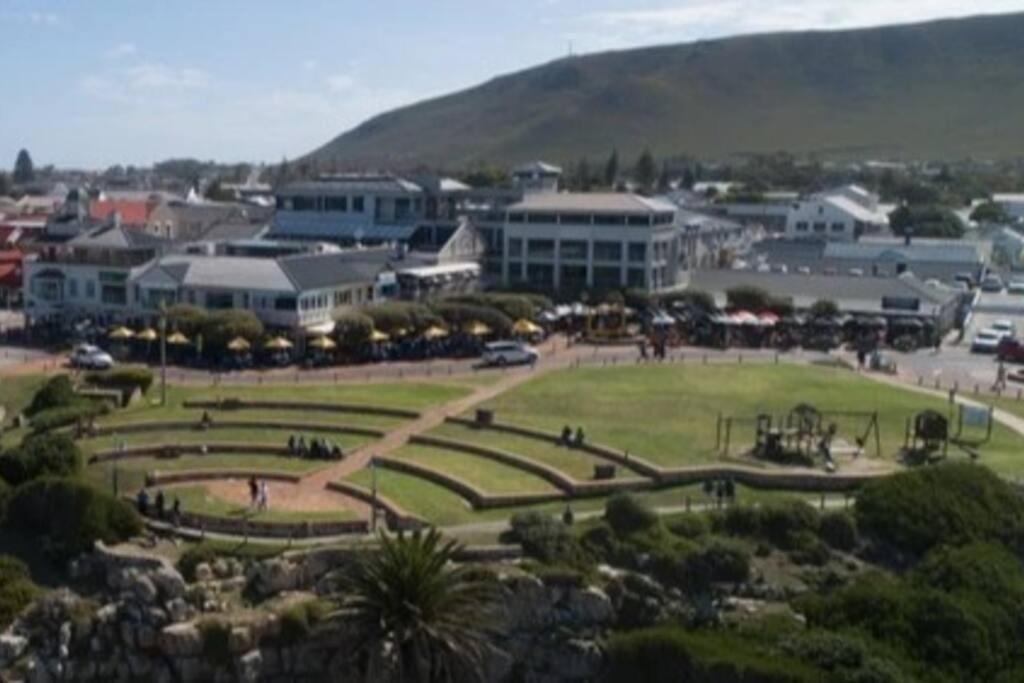 Hermanus Waterfront, Sea View Apartment With Balcony ภายนอก รูปภาพ