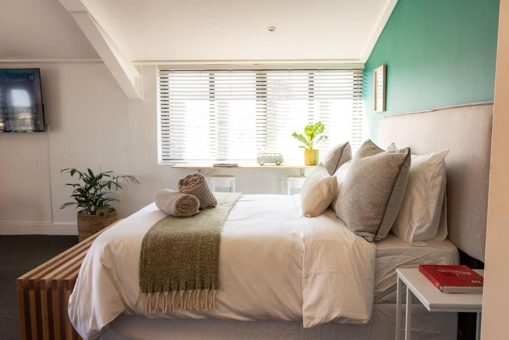 Hermanus Waterfront, Sea View Apartment With Balcony ภายนอก รูปภาพ