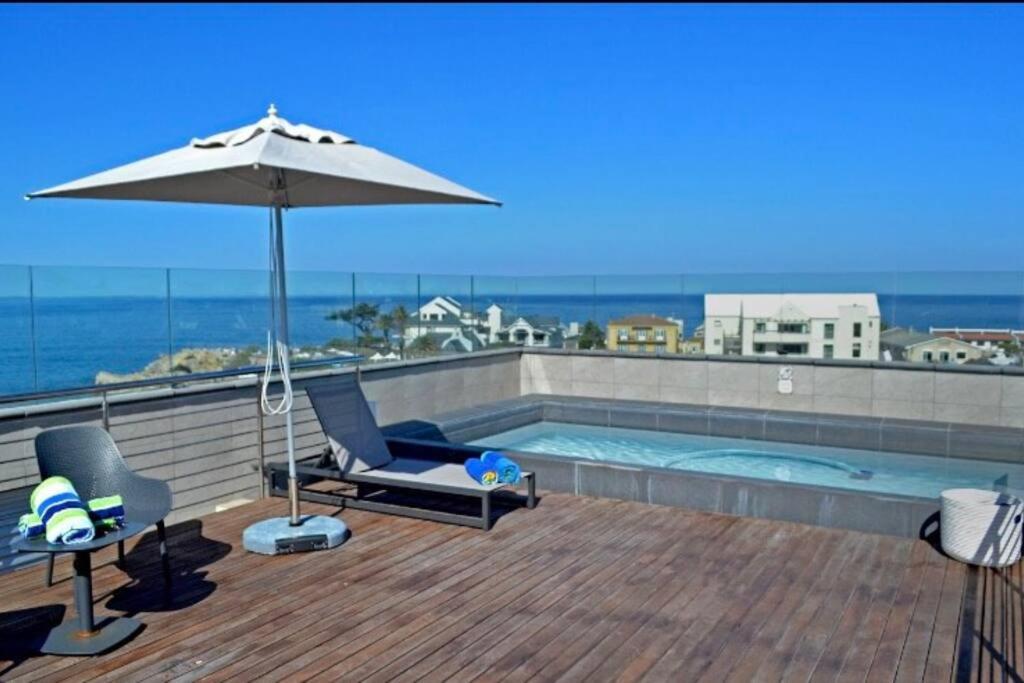 Hermanus Waterfront, Sea View Apartment With Balcony ภายนอก รูปภาพ