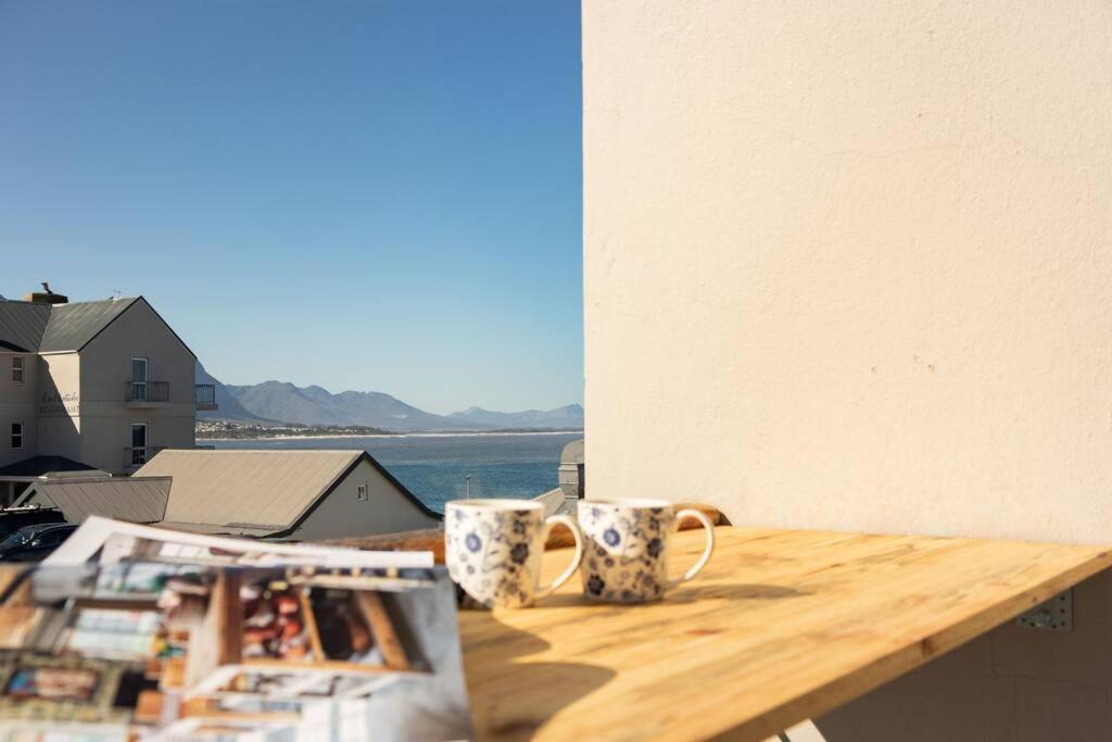 Hermanus Waterfront, Sea View Apartment With Balcony ภายนอก รูปภาพ
