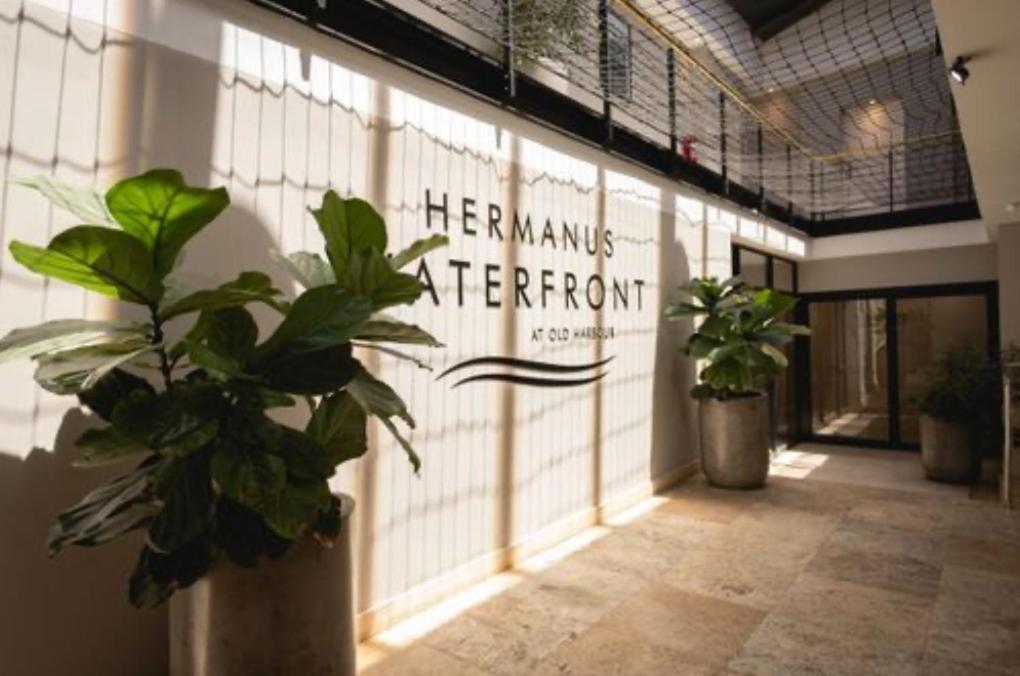 Hermanus Waterfront, Sea View Apartment With Balcony ภายนอก รูปภาพ